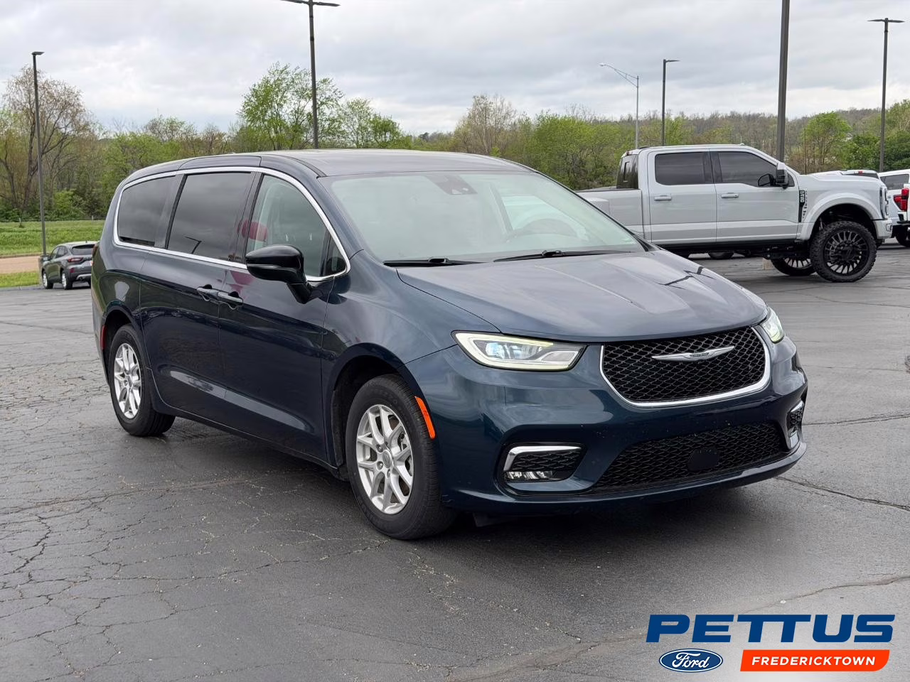 2024 Fathom Blue Pearlcoat Chrysler Pacifica Touring L FWD Van