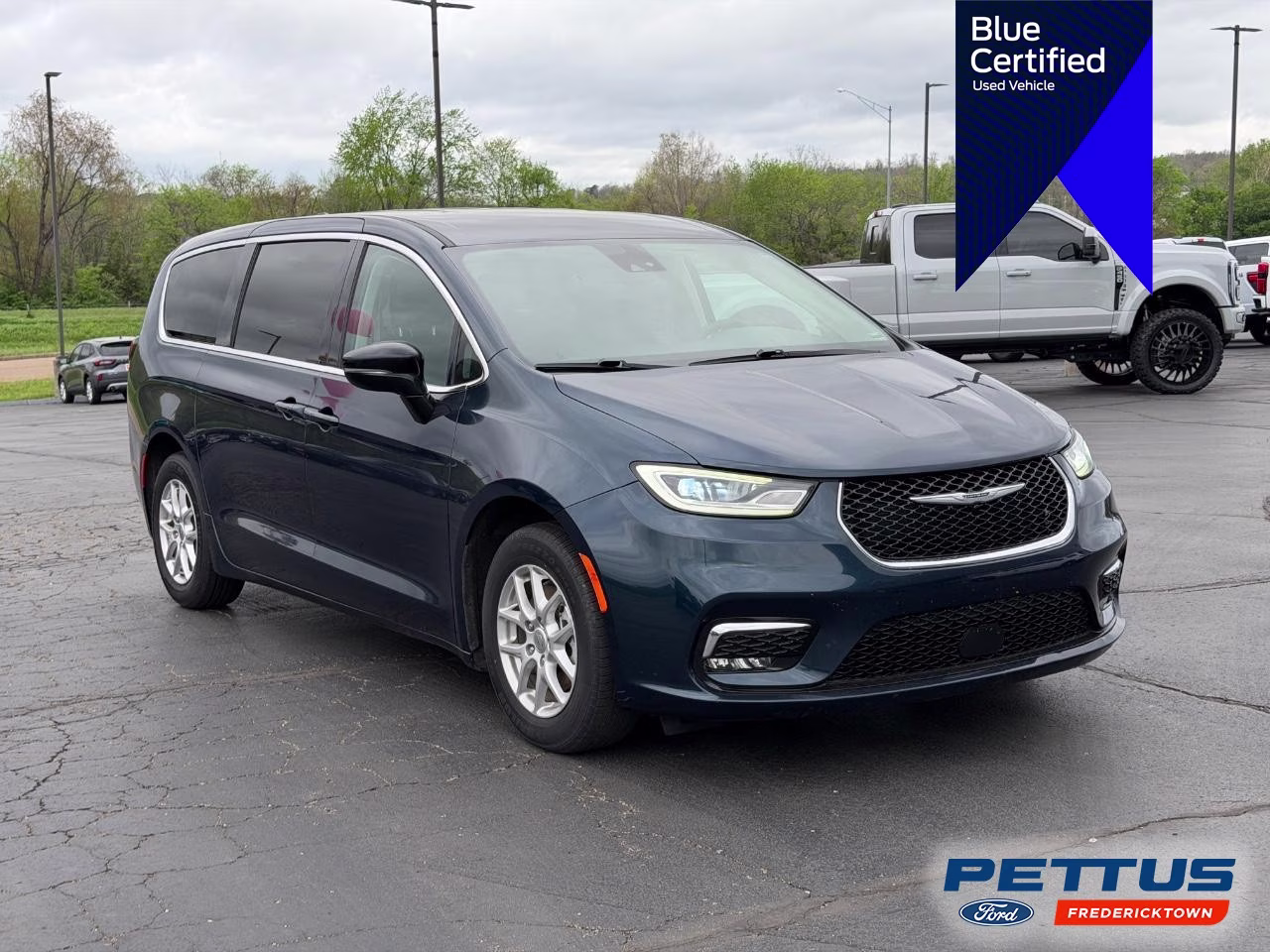 2024 Fathom Blue Pearlcoat Chrysler Pacifica Touring L FWD Van