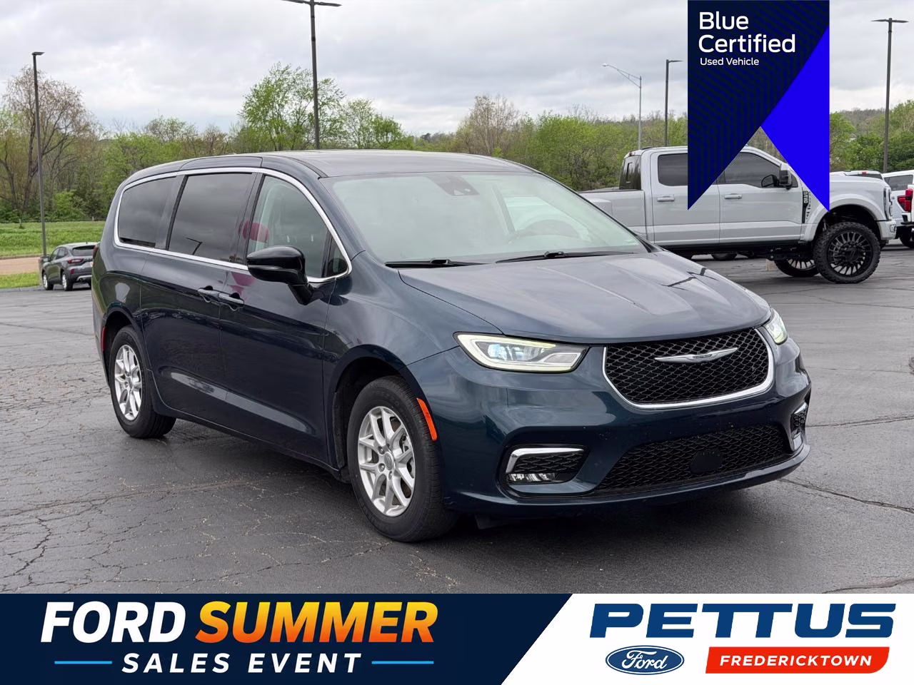 2024 Fathom Blue Pearlcoat Chrysler Pacifica Touring L FWD Van