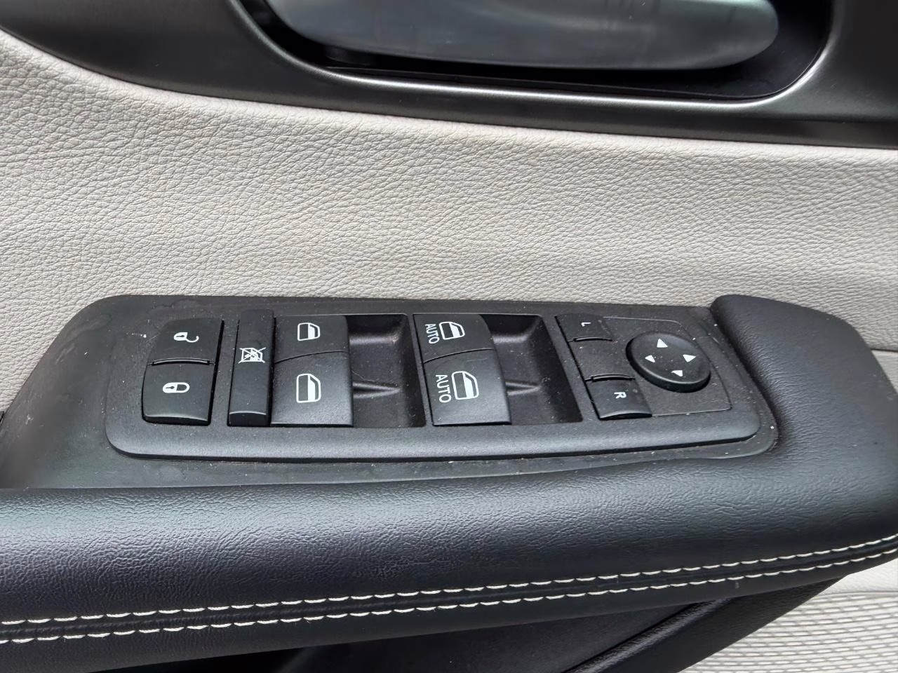 2024 Fathom Blue Pearlcoat Chrysler Pacifica Touring L FWD Van