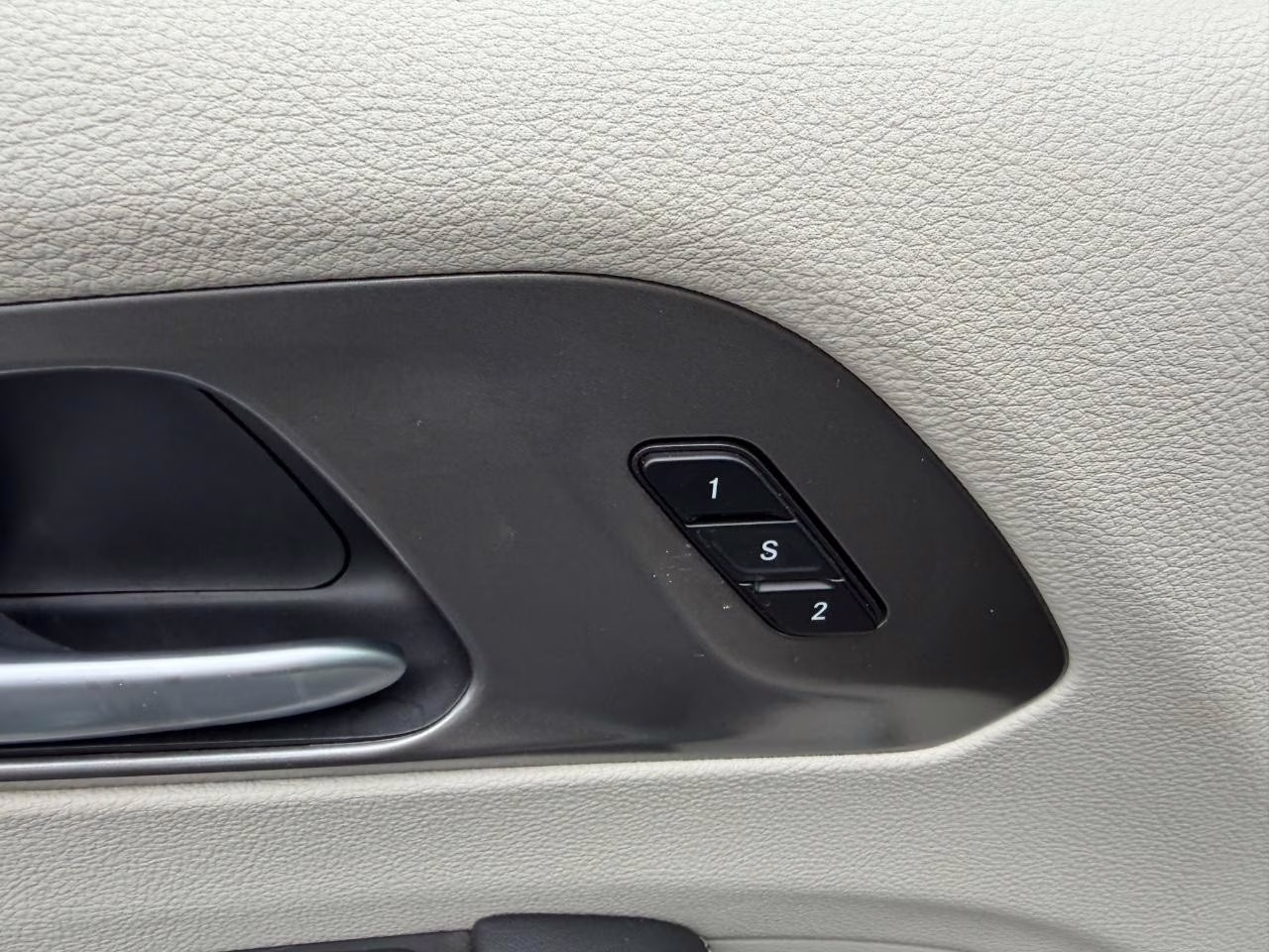 2024 Fathom Blue Pearlcoat Chrysler Pacifica Touring L FWD Van