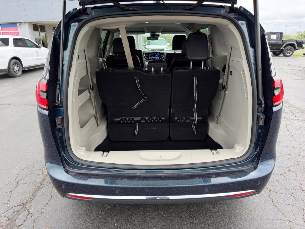 2024 Fathom Blue Pearlcoat Chrysler Pacifica Touring L FWD Van