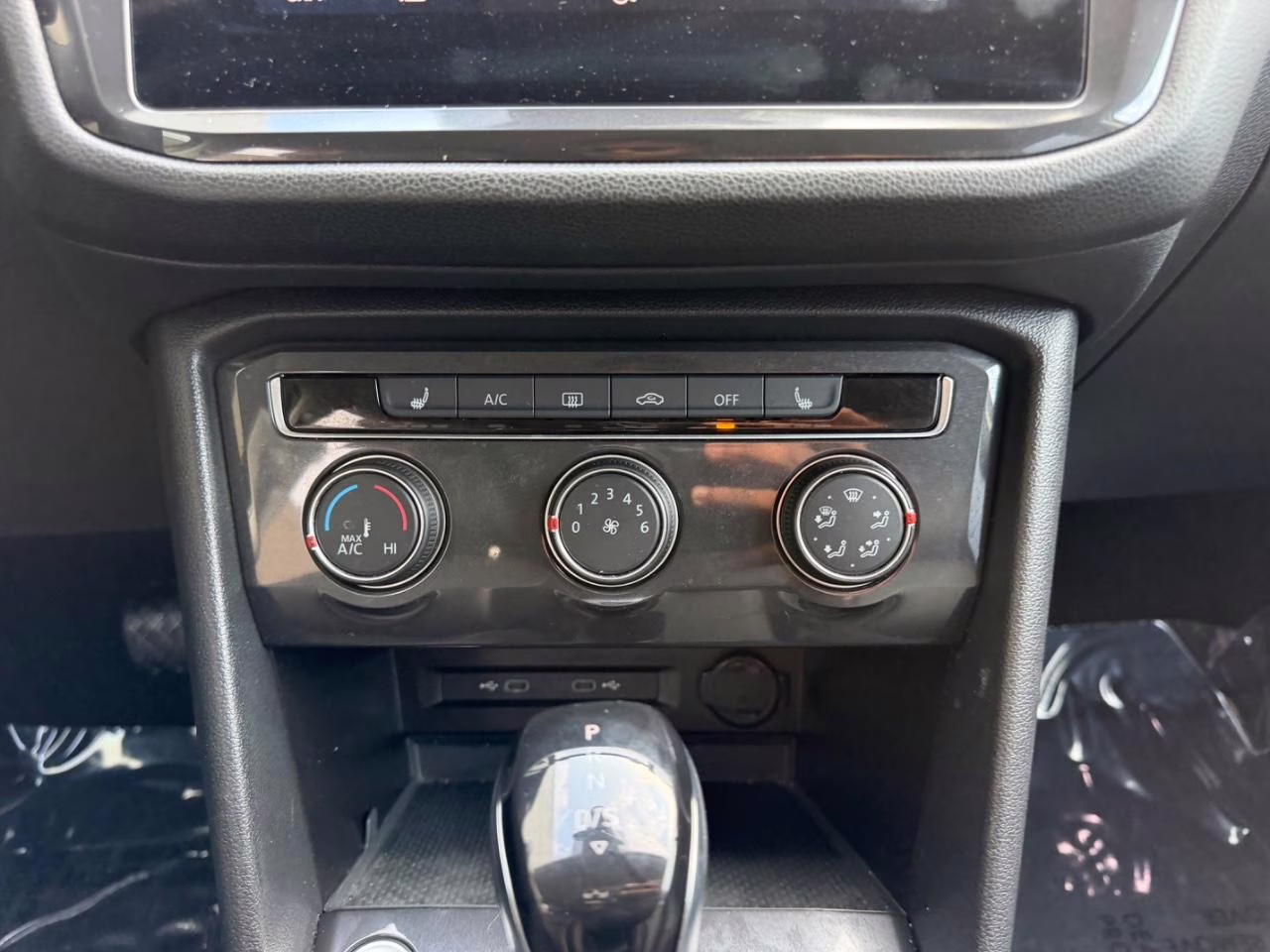 2024 Platinum Gray Metallic Volkswagen Tiguan 2.0T Wolfsburg Edition FWD SUV