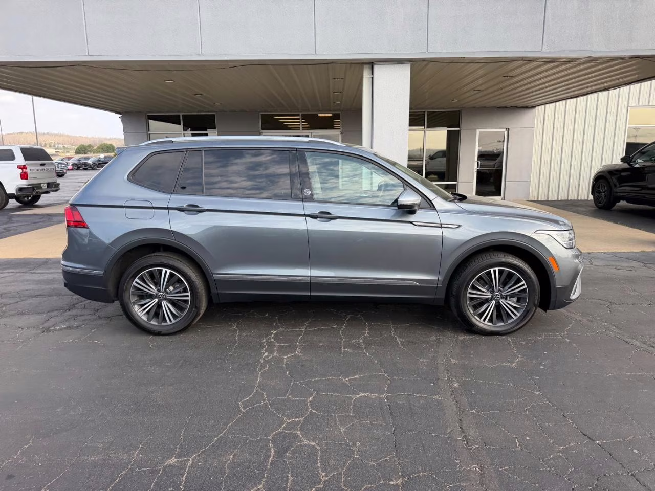 2024 Platinum Gray Metallic Volkswagen Tiguan 2.0T Wolfsburg Edition FWD SUV