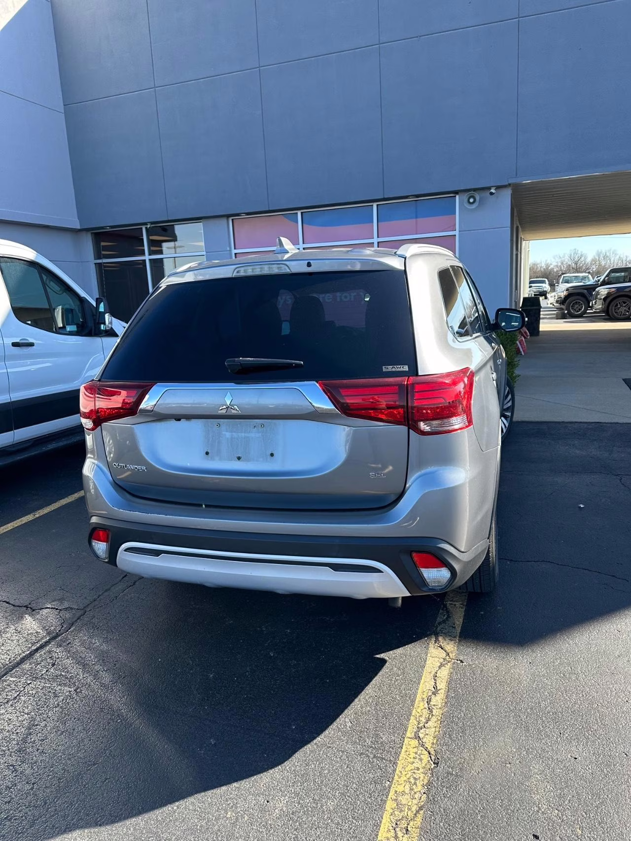 2020 GRAY Mitsubishi Outlander ES 4X4 SUV
