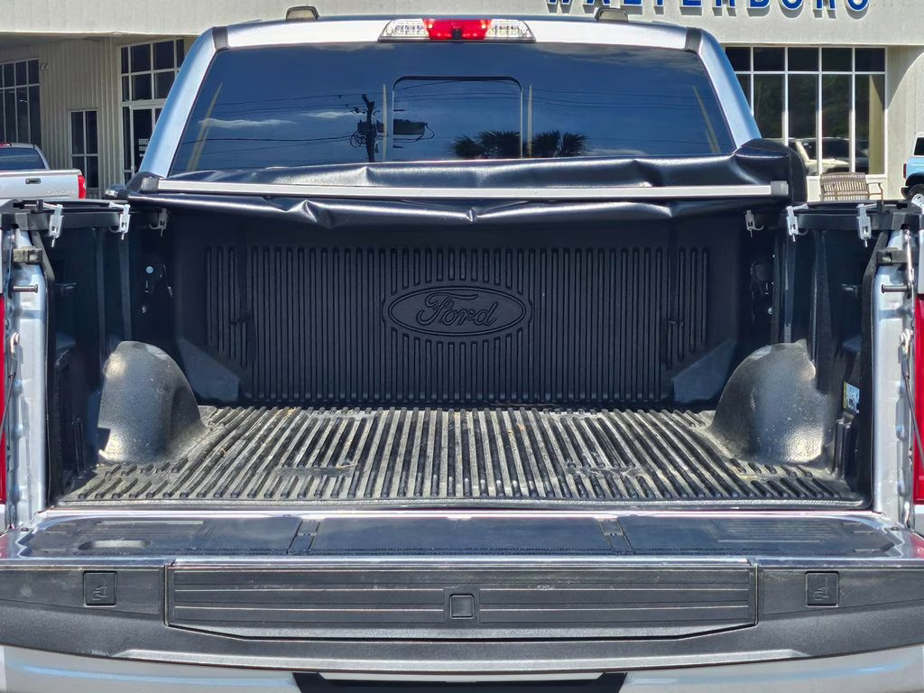 2022 Silver Metallic Ford F-150 Platinum 4X4 Truck