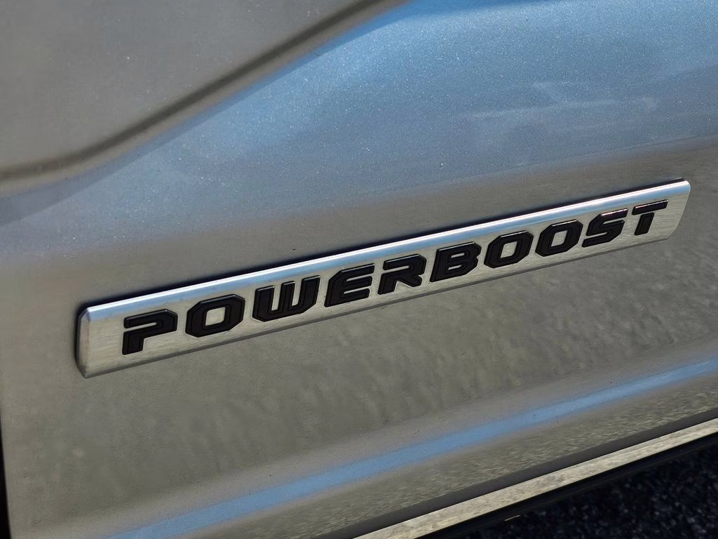 2022 Silver Metallic Ford F-150 Platinum 4X4 Truck