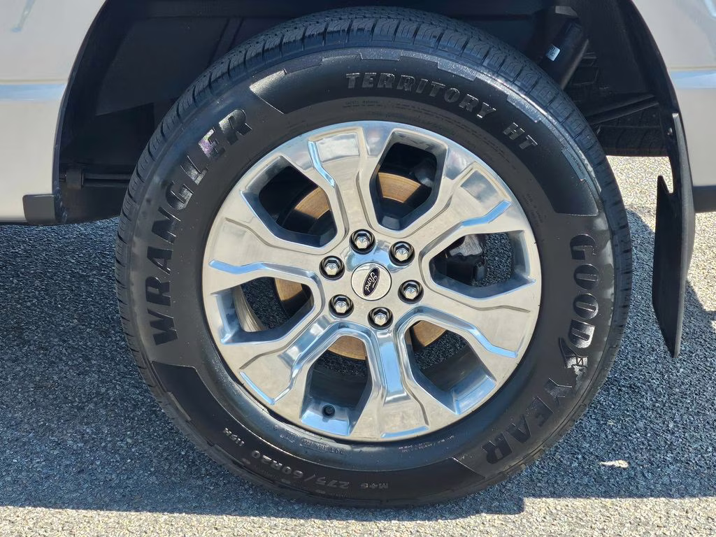 2022 Silver Metallic Ford F-150 Platinum 4X4 Truck