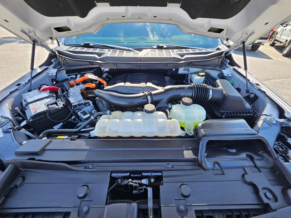 2022 Silver Metallic Ford F-150 Platinum 4X4 Truck