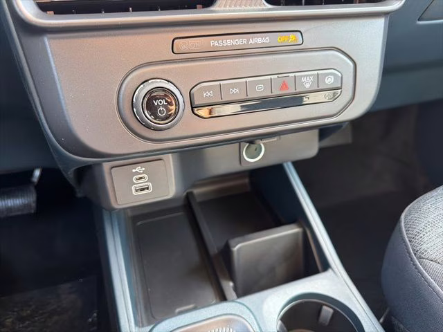 2026 Oxford White Ford Maverick XL FWD Truck