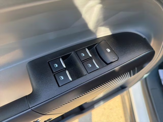 2026 Oxford White Ford Maverick XL FWD Truck