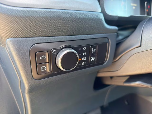 2026 Oxford White Ford Maverick XL FWD Truck