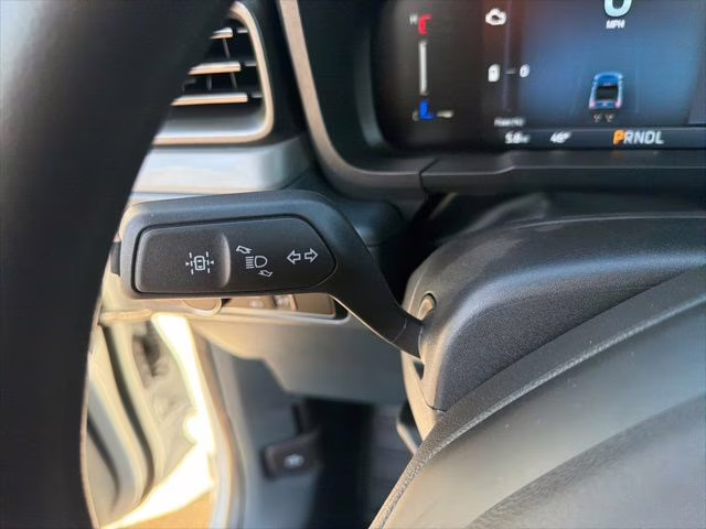 2026 Oxford White Ford Maverick XL FWD Truck