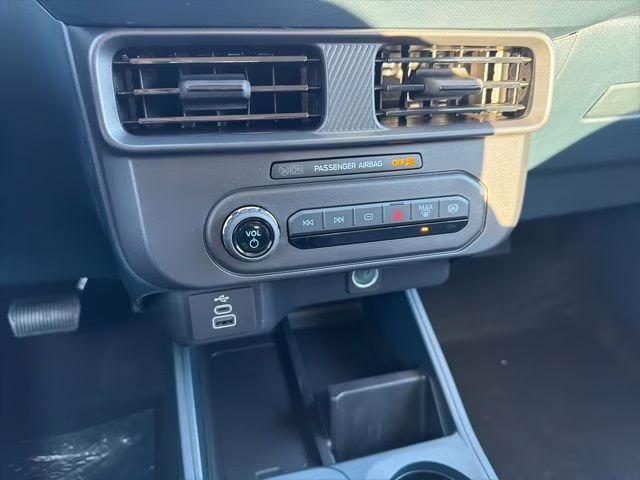 2026 Oxford White Ford Maverick XL FWD Truck