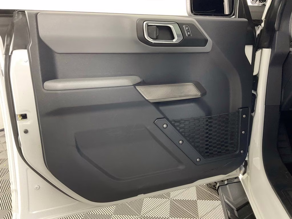 2021 Oxford White Ford Bronco Black Diamond 4X4 SUV