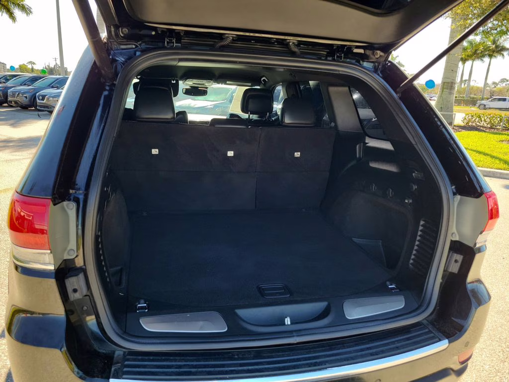 2018 Diamond Black Crystal Pearlcoat Jeep Grand Cherokee Limited RWD SUV