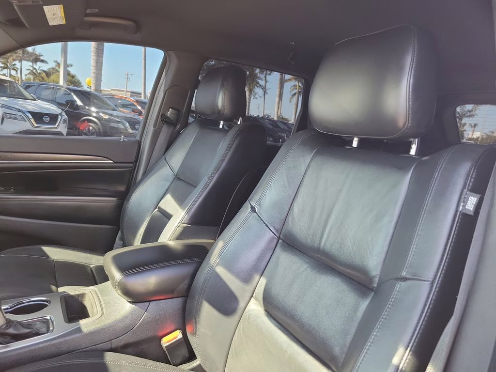 2018 Diamond Black Crystal Pearlcoat Jeep Grand Cherokee Limited RWD SUV