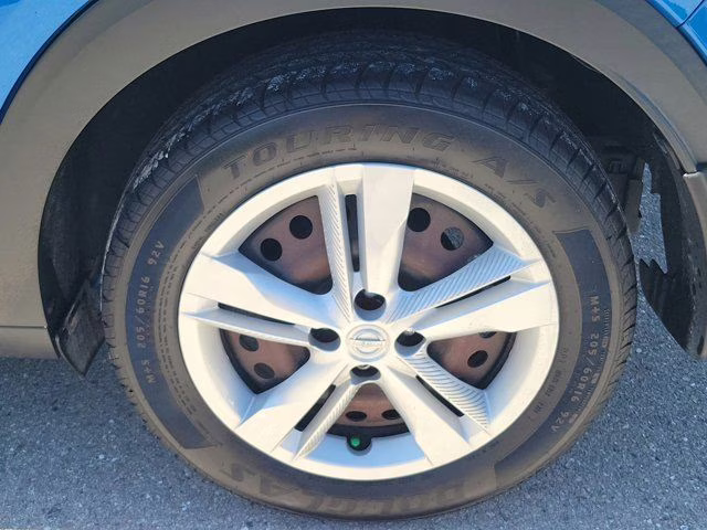 2022 Electric Blue Metallic Nissan Kicks S FWD SUV