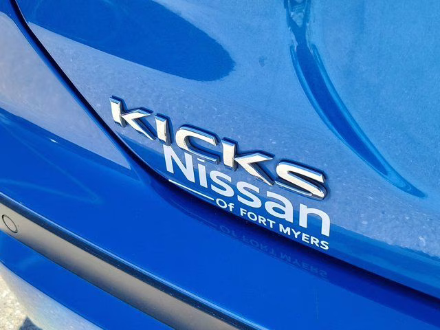 2022 Electric Blue Metallic Nissan Kicks S FWD SUV