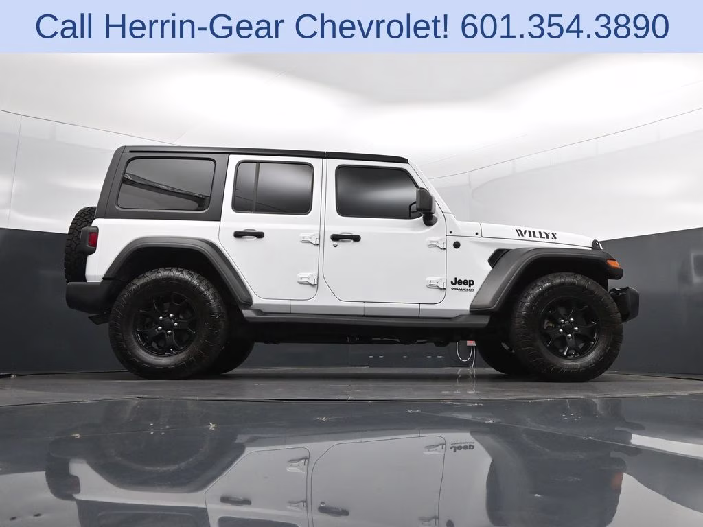 2021 Bright White Clearcoat Jeep Wrangler Unlimited Willys 4X4 SUV