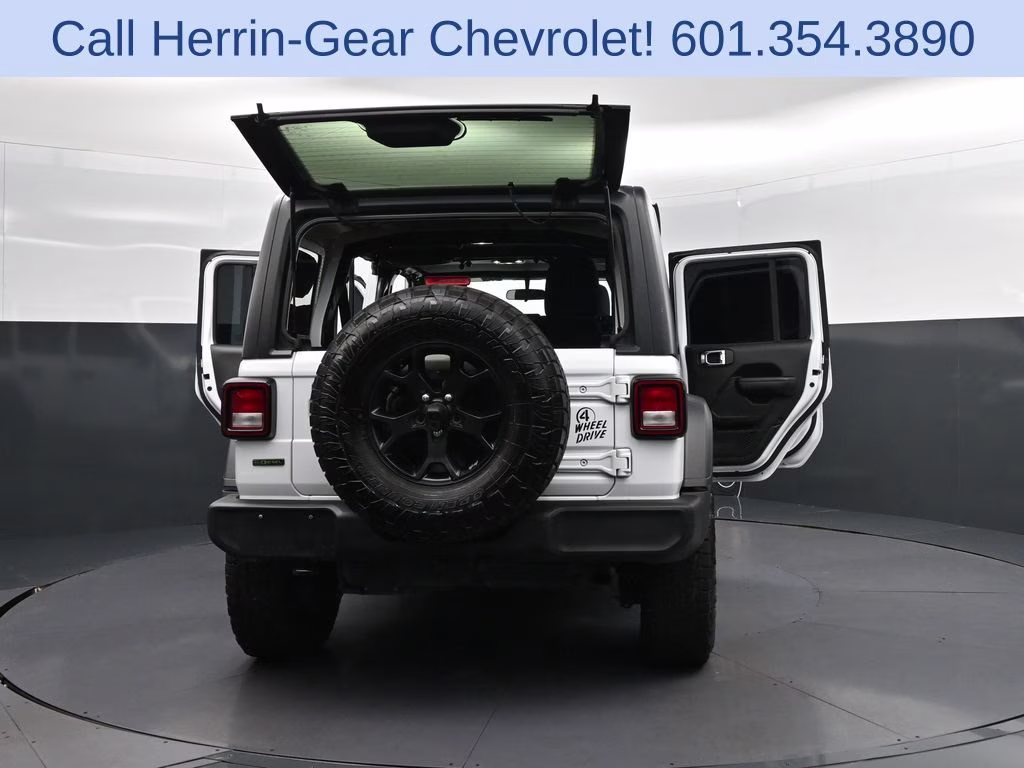 2021 Bright White Clearcoat Jeep Wrangler Unlimited Willys 4X4 SUV