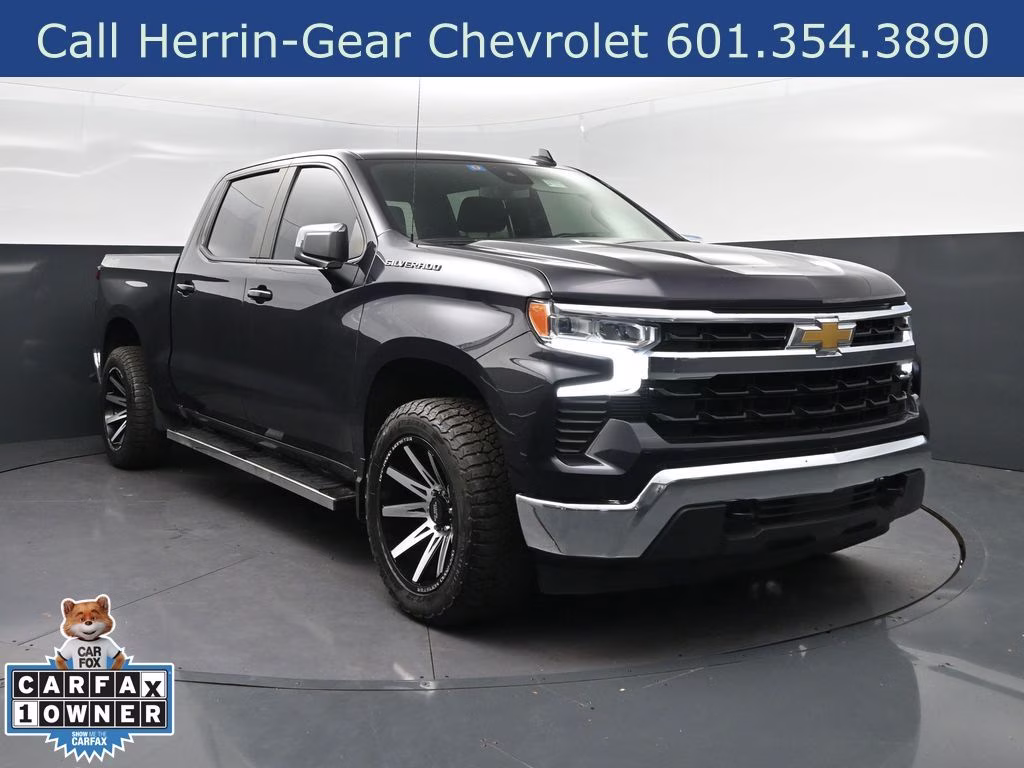 2023 Ash Chevrolet Silverado 1500 LT 4X4 Truck