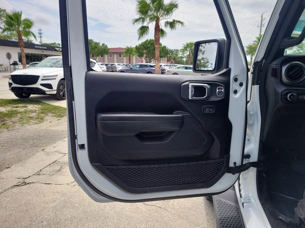 2021 Bright White Clearcoat Jeep Wrangler Willys 4X4 SUV