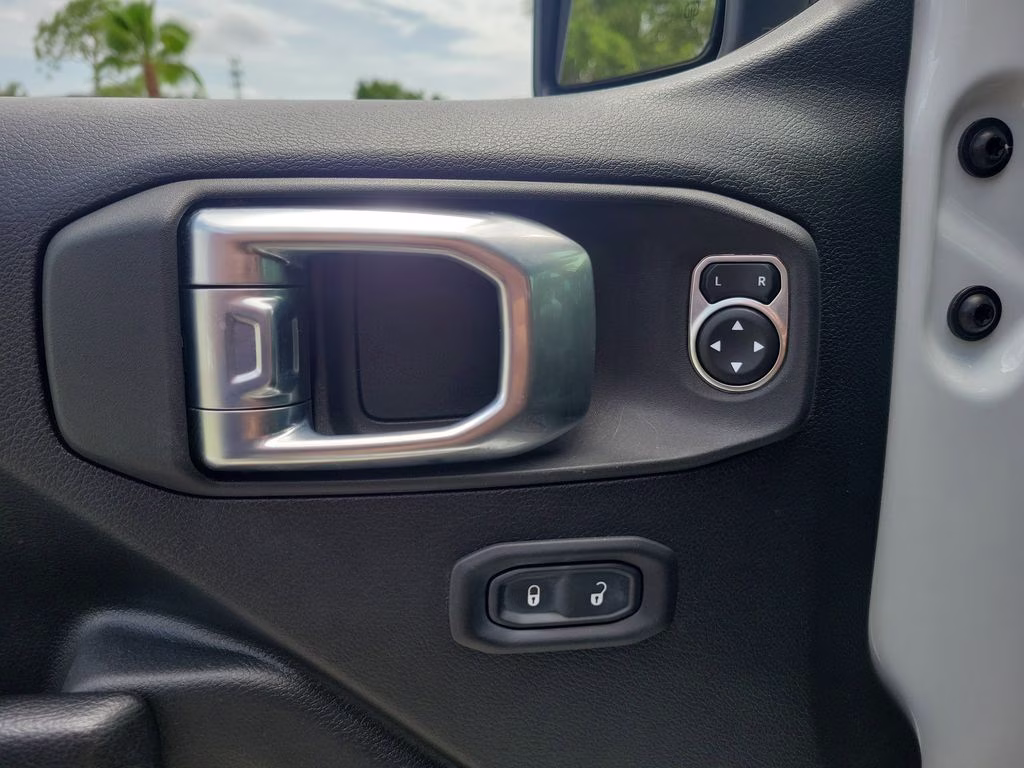 2021 Bright White Clearcoat Jeep Wrangler Willys 4X4 SUV