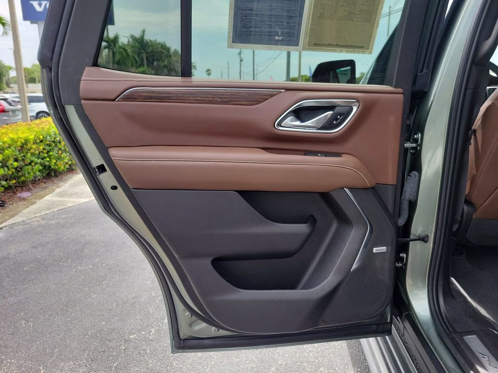 2023 Silver Sage Metallic Chevrolet Tahoe High Country 4X4 SUV