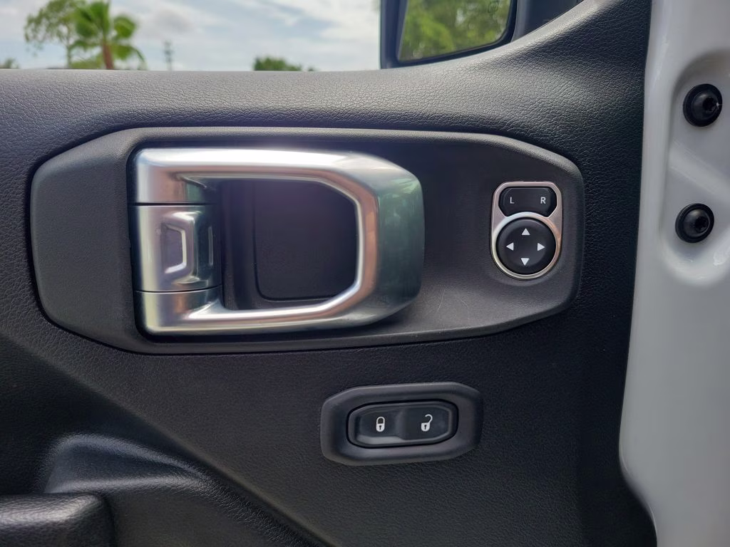 2021 Bright White Clearcoat Jeep Wrangler Willys 4X4 SUV