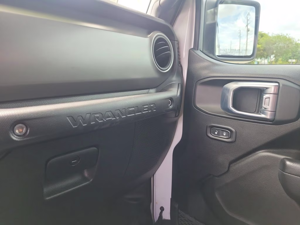 2021 Bright White Clearcoat Jeep Wrangler Willys 4X4 SUV
