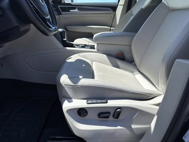 2019 Deep Black Volkswagen Atlas 3.6L V6 SEL R-Line AWD SUV