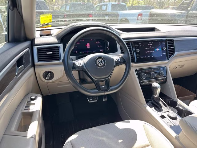 2019 Deep Black Volkswagen Atlas 3.6L V6 SEL R-Line AWD SUV