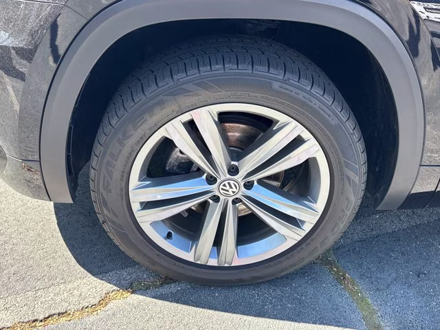 2019 Deep Black Volkswagen Atlas 3.6L V6 SEL R-Line AWD SUV