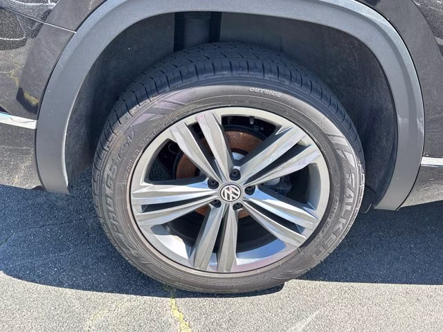 2019 Deep Black Volkswagen Atlas 3.6L V6 SEL R-Line AWD SUV