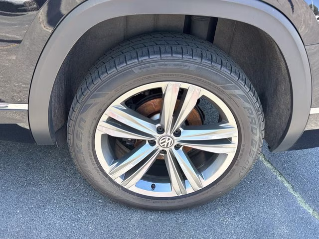 2019 Deep Black Volkswagen Atlas 3.6L V6 SEL R-Line AWD SUV