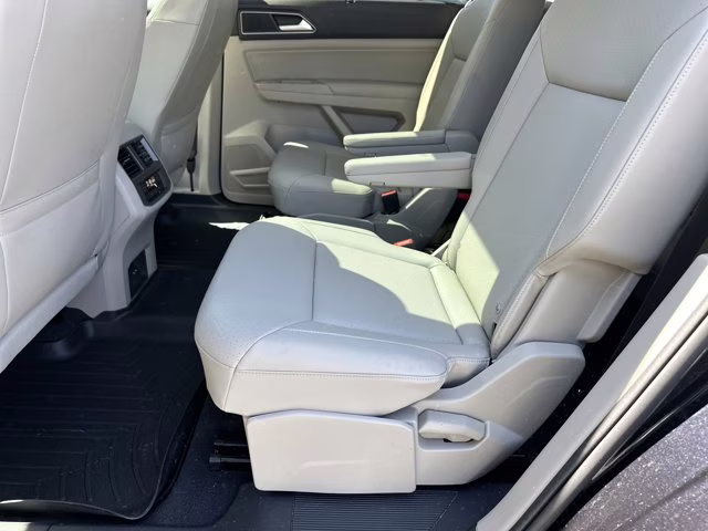 2019 Deep Black Volkswagen Atlas 3.6L V6 SEL R-Line AWD SUV