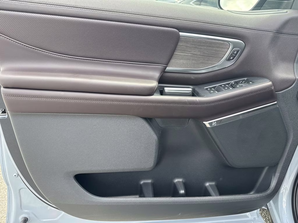 2026 Glacier Gray Metallic Tri-Coat Ford Expedition Platinum 4X4 SUV