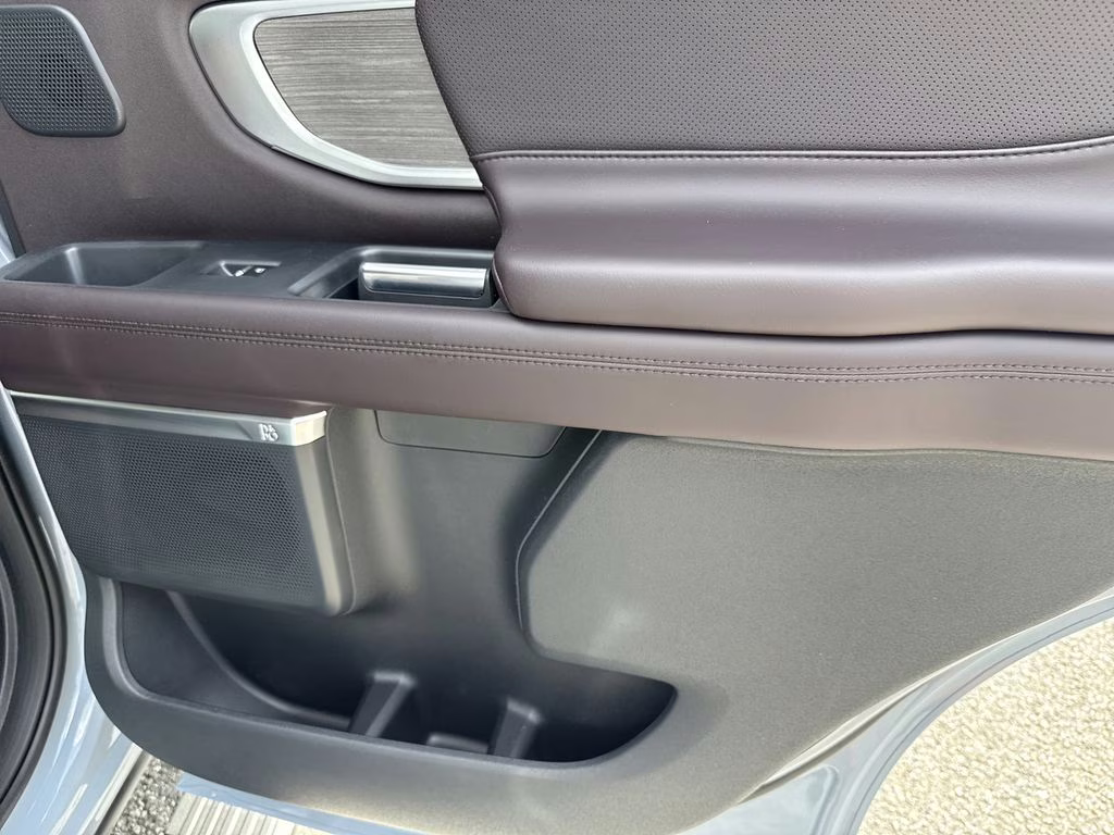 2026 Glacier Gray Metallic Tri-Coat Ford Expedition Platinum 4X4 SUV