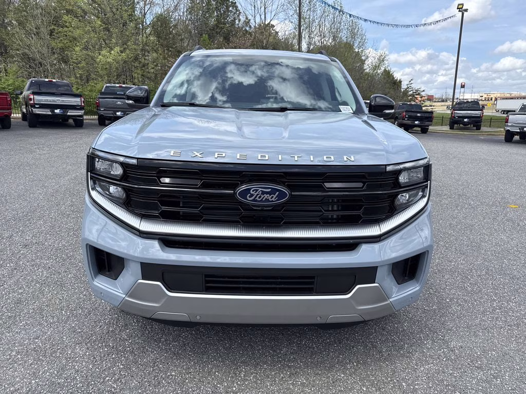 2026 Glacier Gray Metallic Tri-Coat Ford Expedition Platinum 4X4 SUV
