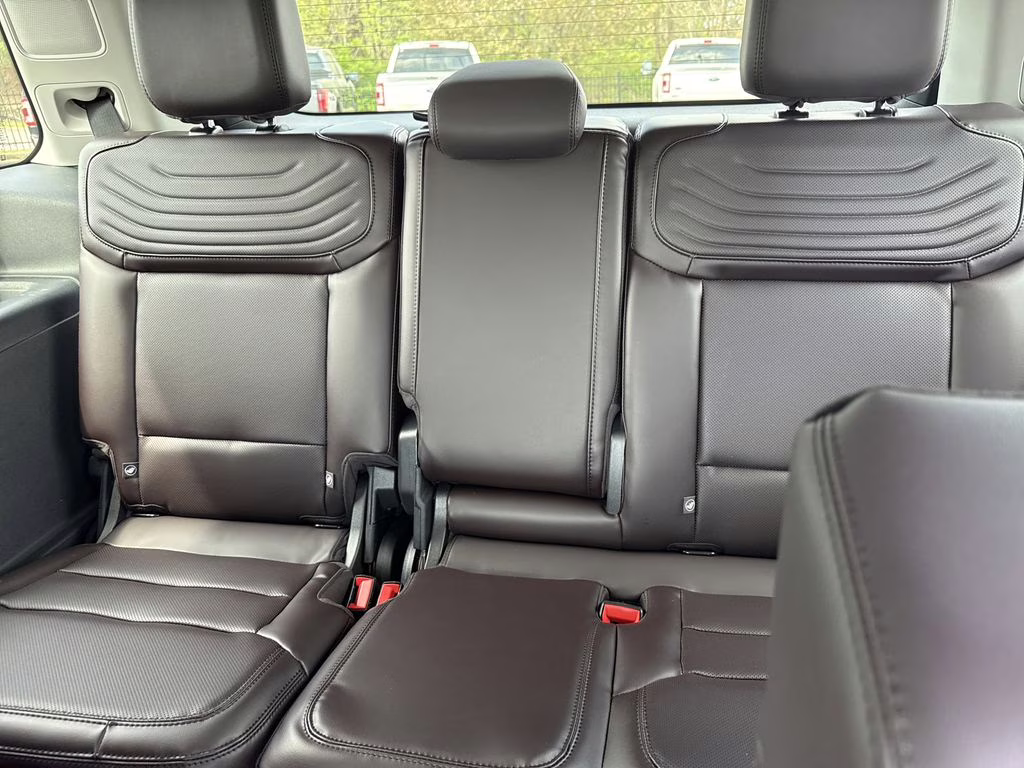 2026 Glacier Gray Metallic Tri-Coat Ford Expedition Platinum 4X4 SUV