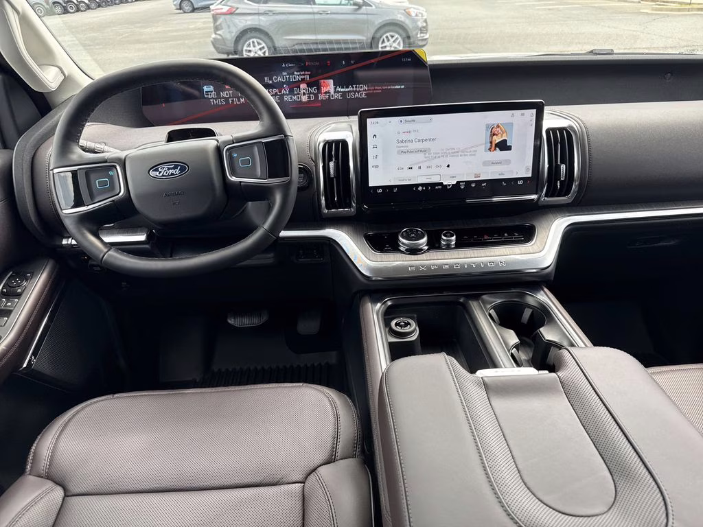 2026 Glacier Gray Metallic Tri-Coat Ford Expedition Platinum 4X4 SUV