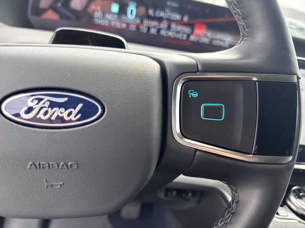 2026 Glacier Gray Metallic Tri-Coat Ford Expedition Platinum 4X4 SUV