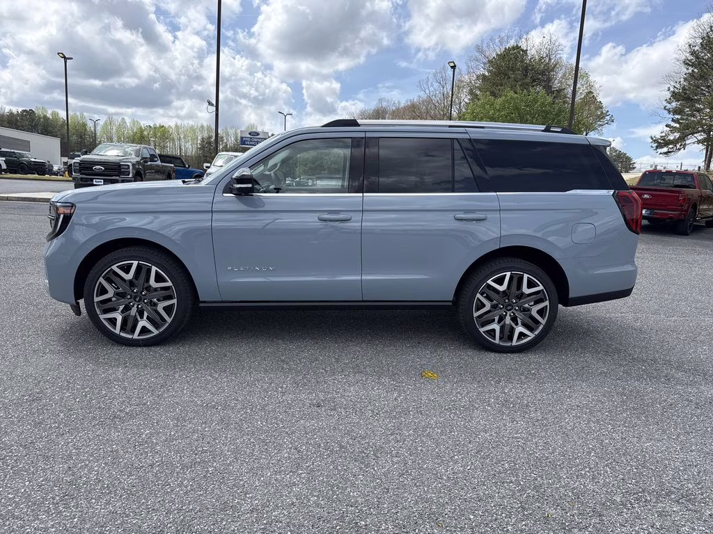 2026 Glacier Gray Metallic Tri-Coat Ford Expedition Platinum 4X4 SUV