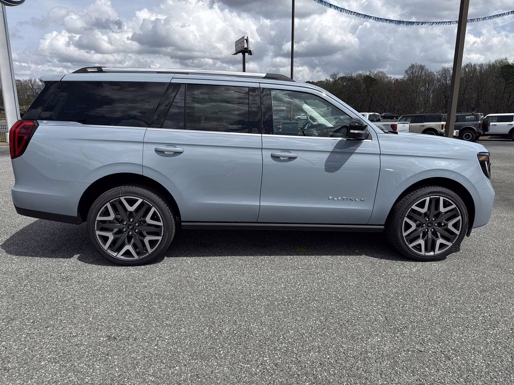 2026 Glacier Gray Metallic Tri-Coat Ford Expedition Platinum 4X4 SUV