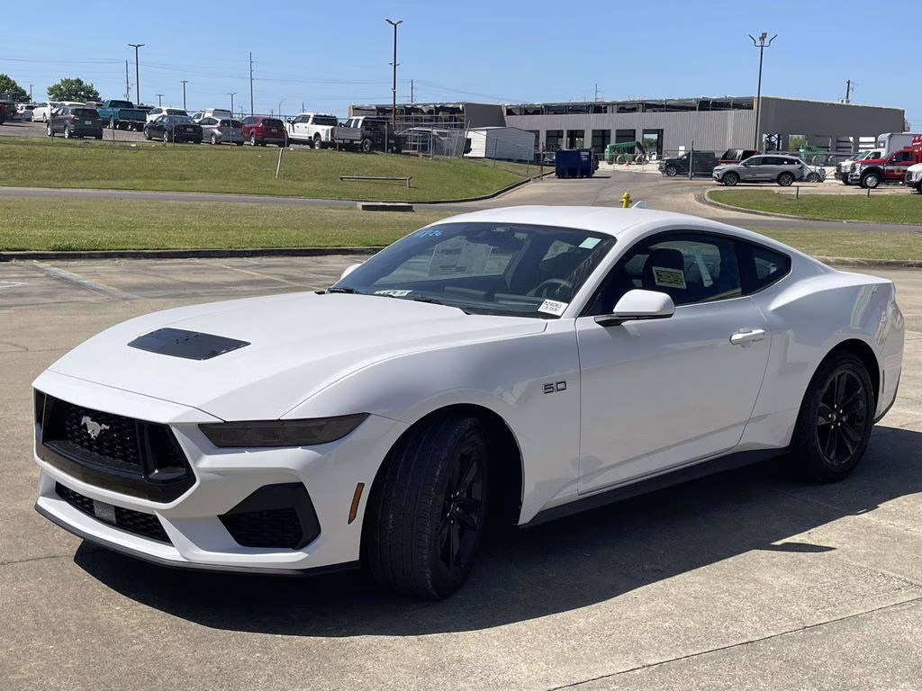 2026 Oxford White Ford Mustang GT RWD Coupe