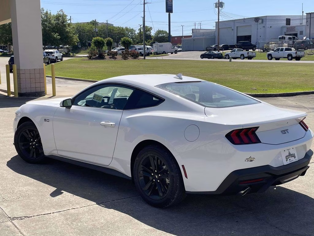 2026 Oxford White Ford Mustang GT RWD Coupe