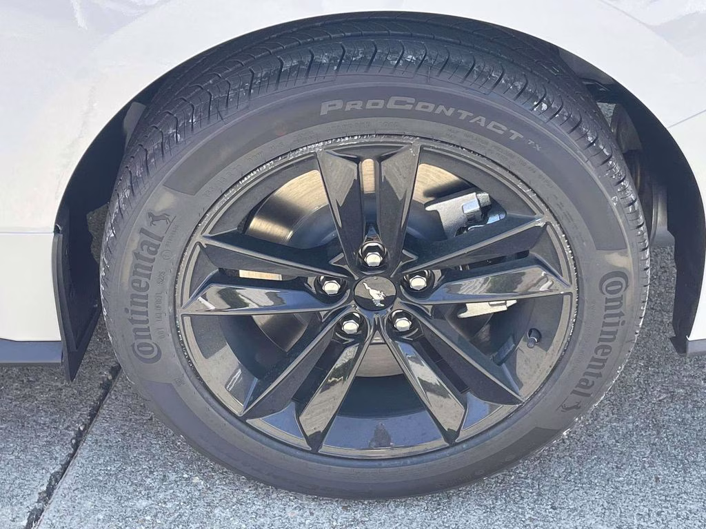 2026 Oxford White Ford Mustang GT RWD Coupe