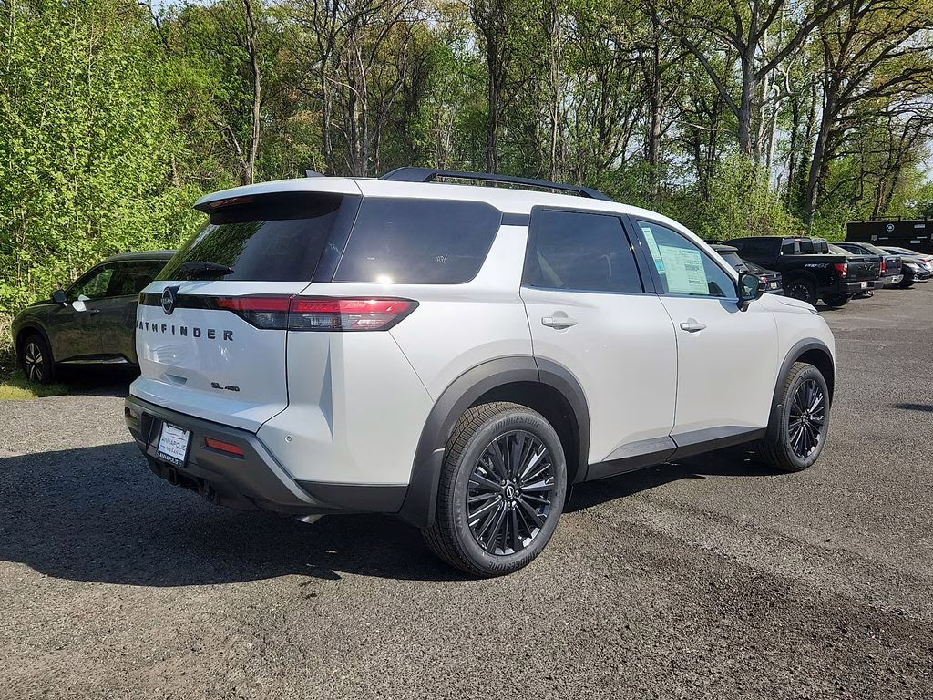 2026 Everest White Pearl Tricoat Nissan Pathfinder SL 4X4 SUV