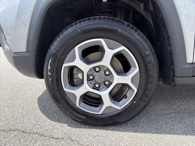 2022 Billet Silver Metallic Clearcoat Jeep Compass Trailhawk 4X4 SUV